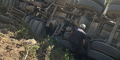 Yeniçağa Belediyesi itfaiye su tankeri, yol üzerinde kaza geçirmiştir.