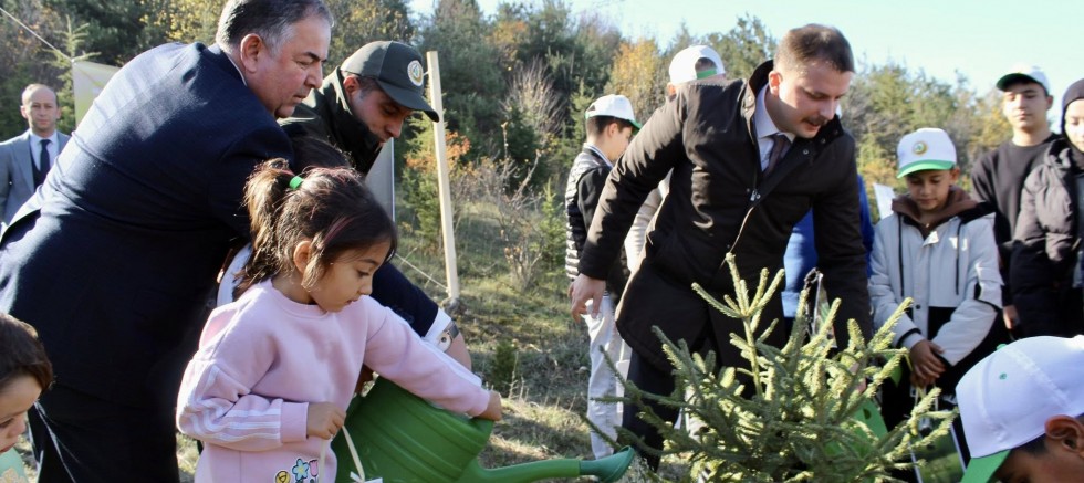 Yeniçağa’da Milli Ağaçlandırma Günü’nde Fidanlar Toprakla Buluştu